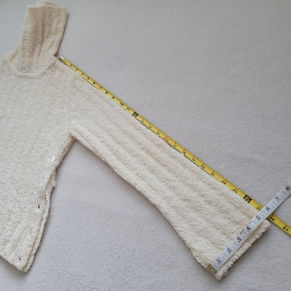 Cropped Side-Button Cream Sweater NWOT | Women's Small Turtleneck Loose Knit - Picture 5 of 16
